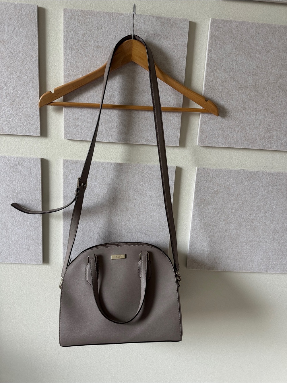 LIKE NEW kate spade taupe dome satchel shoulder bag